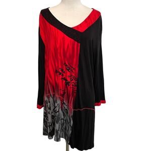 Parsley & Sage Red and Black V-Neck Tunic with Floral Ombre